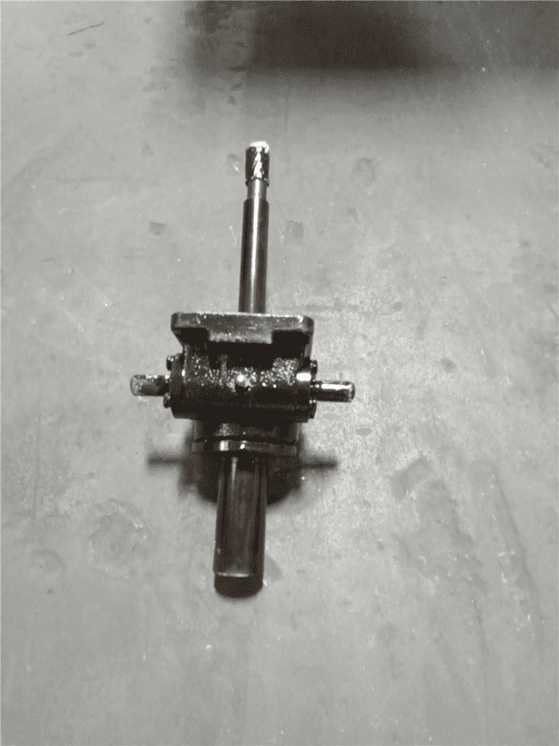 NEW SCREW GP image 2