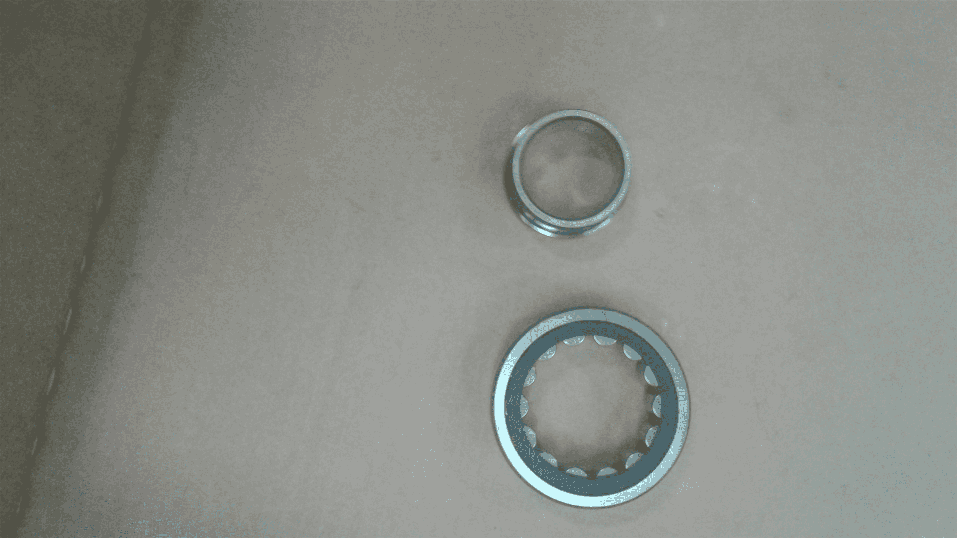 NEW BEARING-ROLL indicator image 1