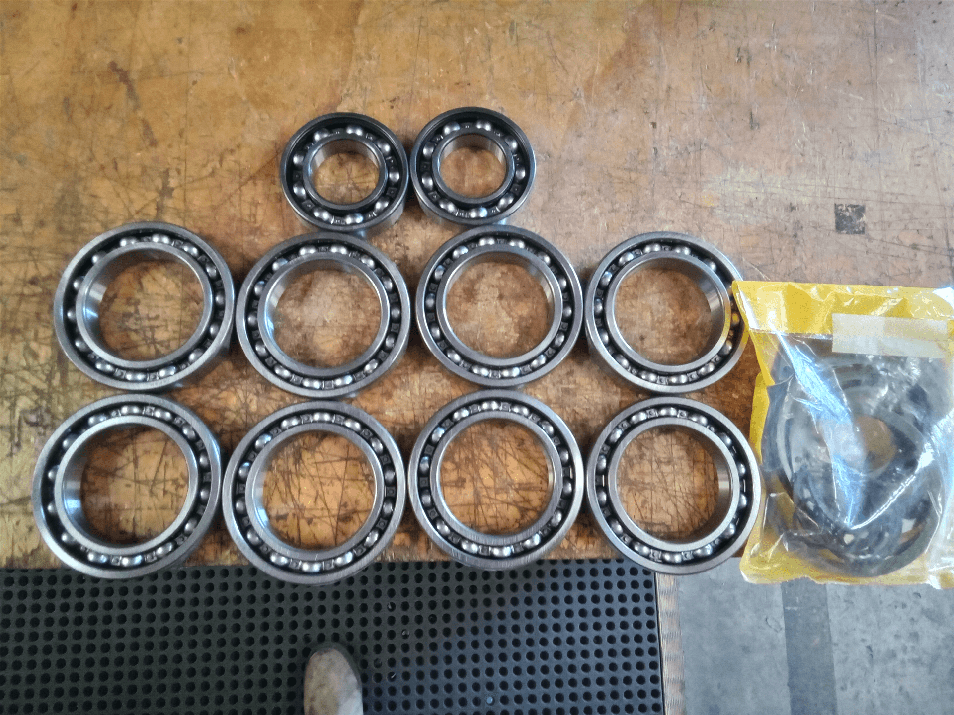 NEW BEARING KIT indicator image 1