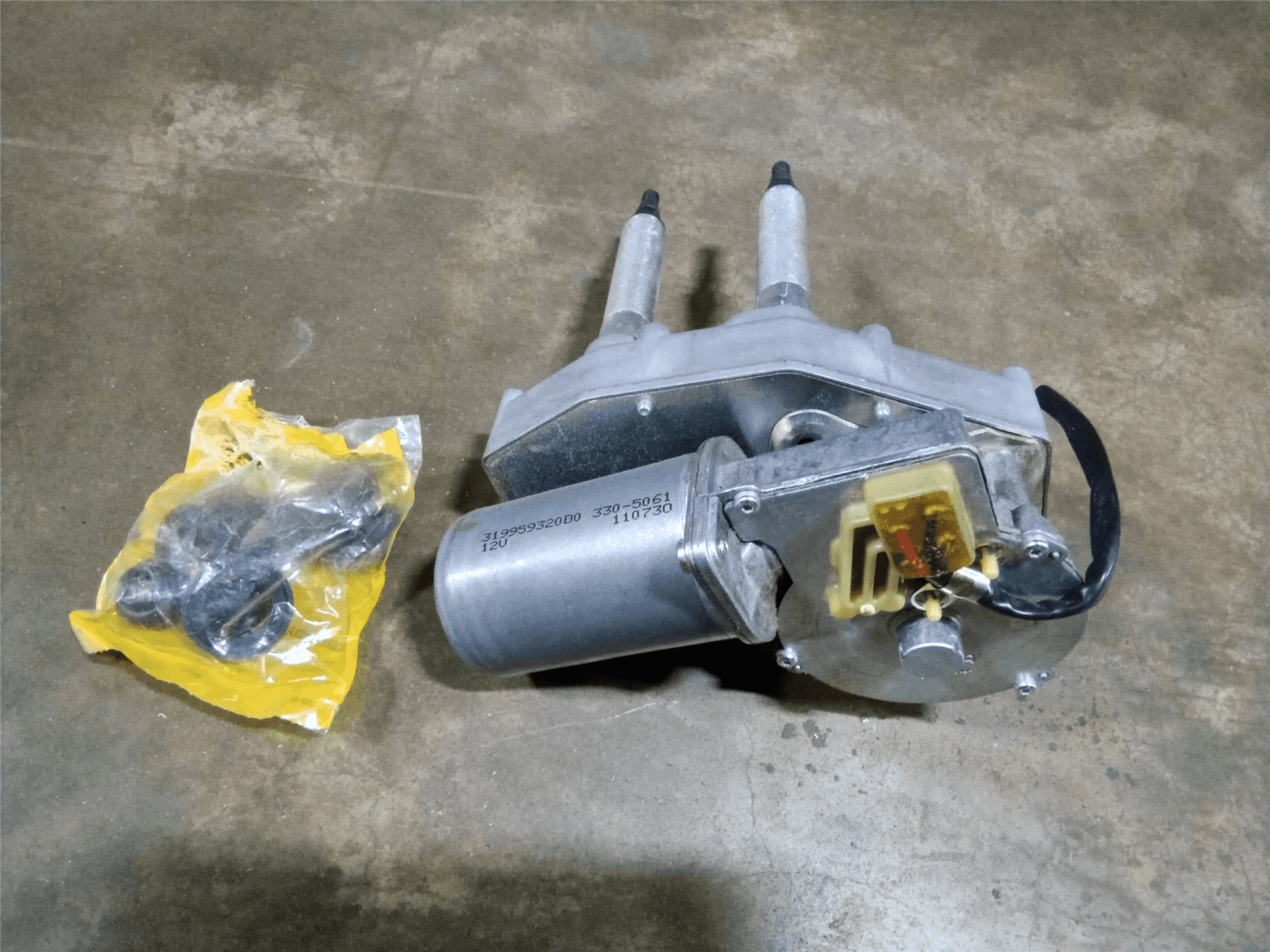 NEW WIPER MOTOR indicator image 1