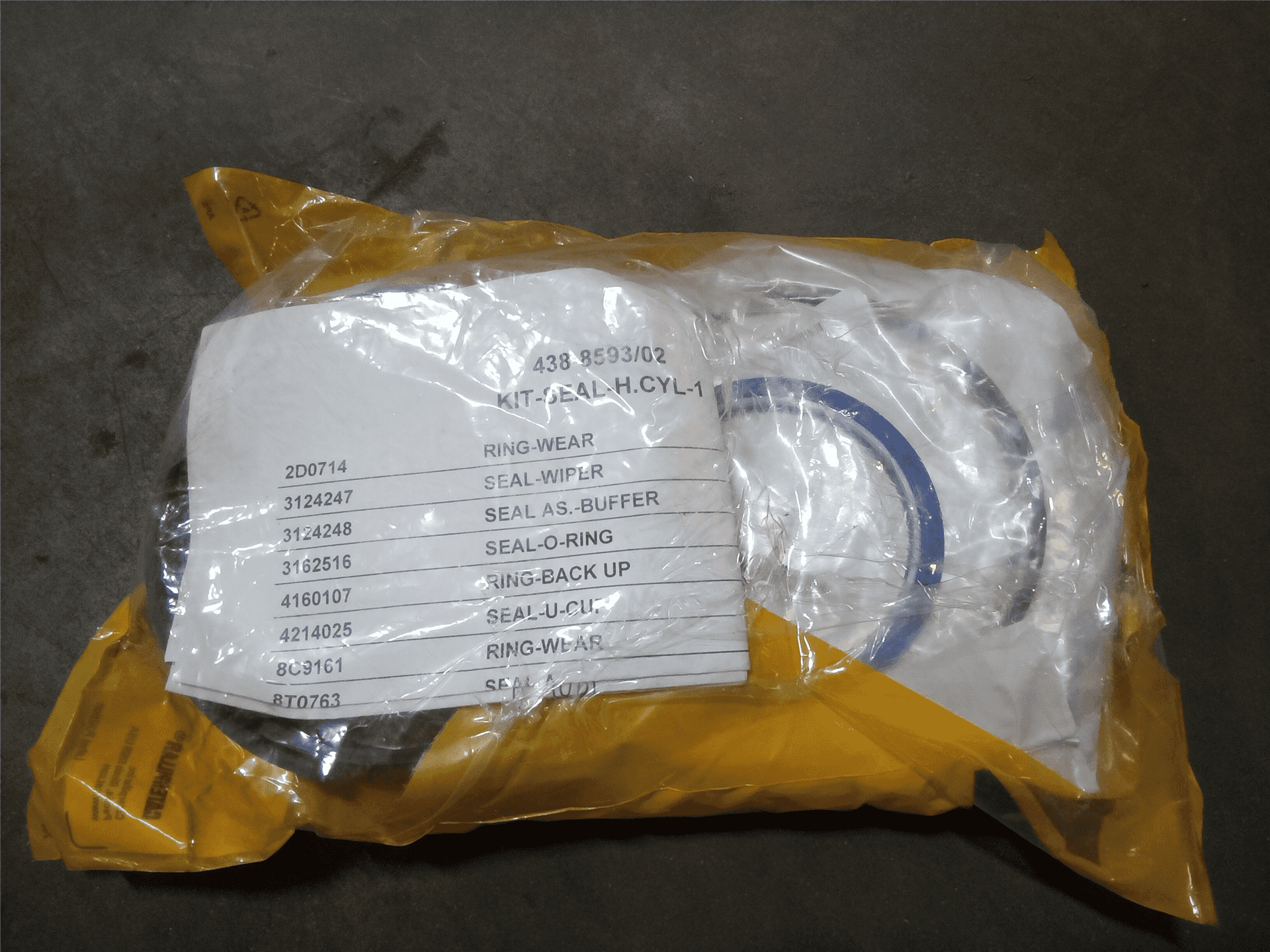 NEW CYL SEAL KIT indicator image 1