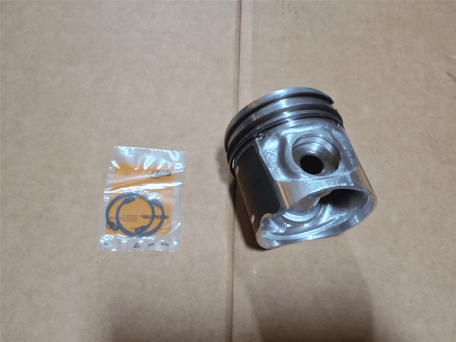 NEW PISTON KIT indicator image 1