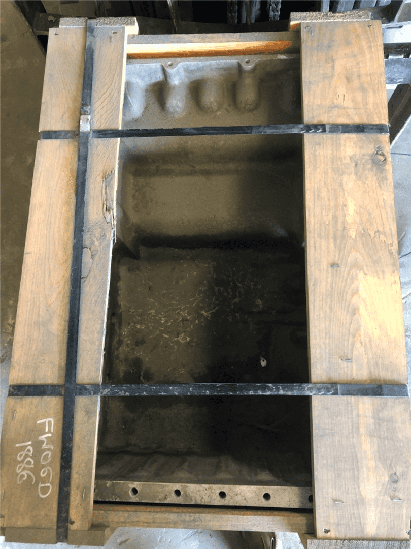 OIL PAN-NEW IN BOX image 2