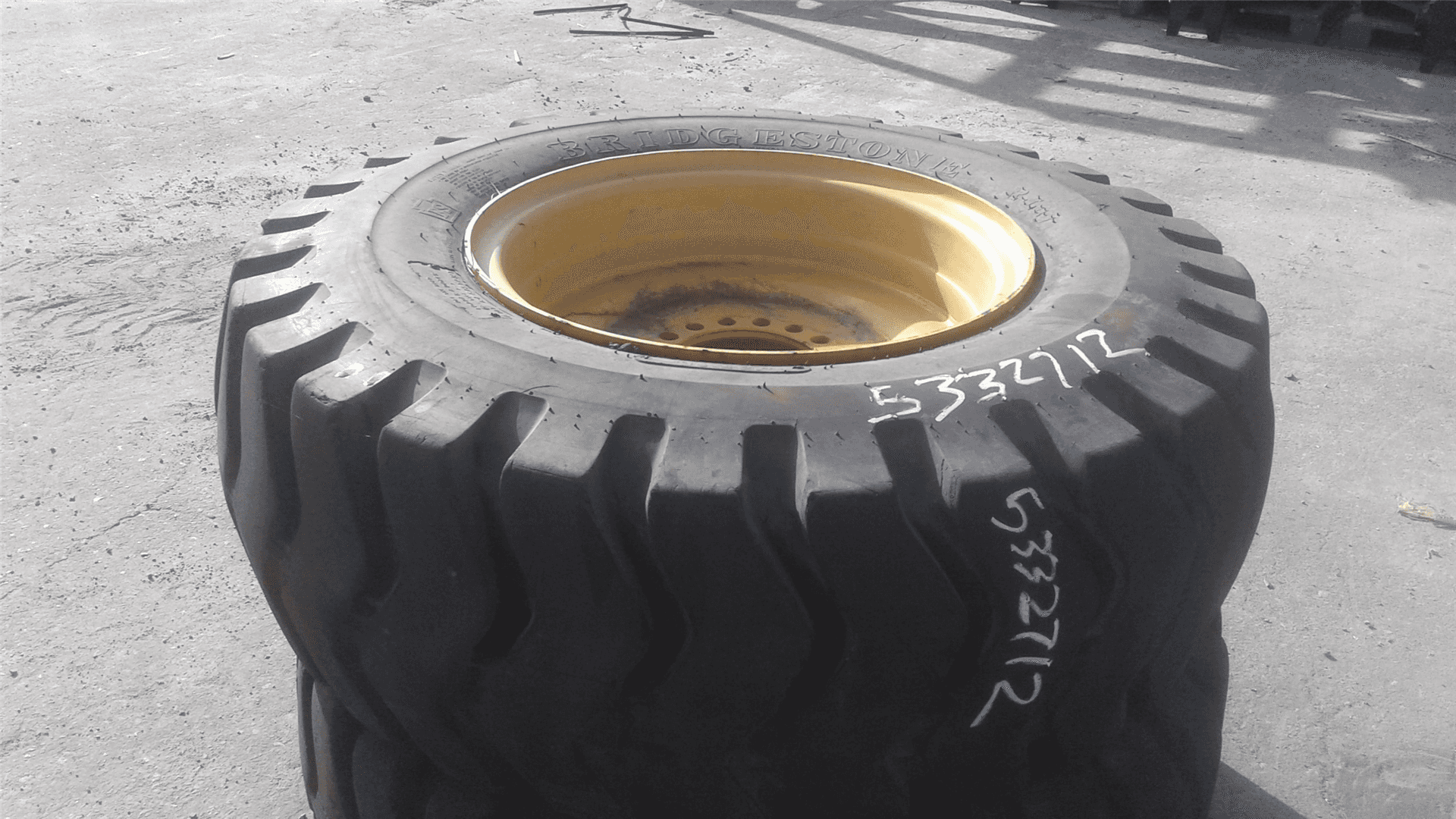 NEW TIRES indicator image 1
