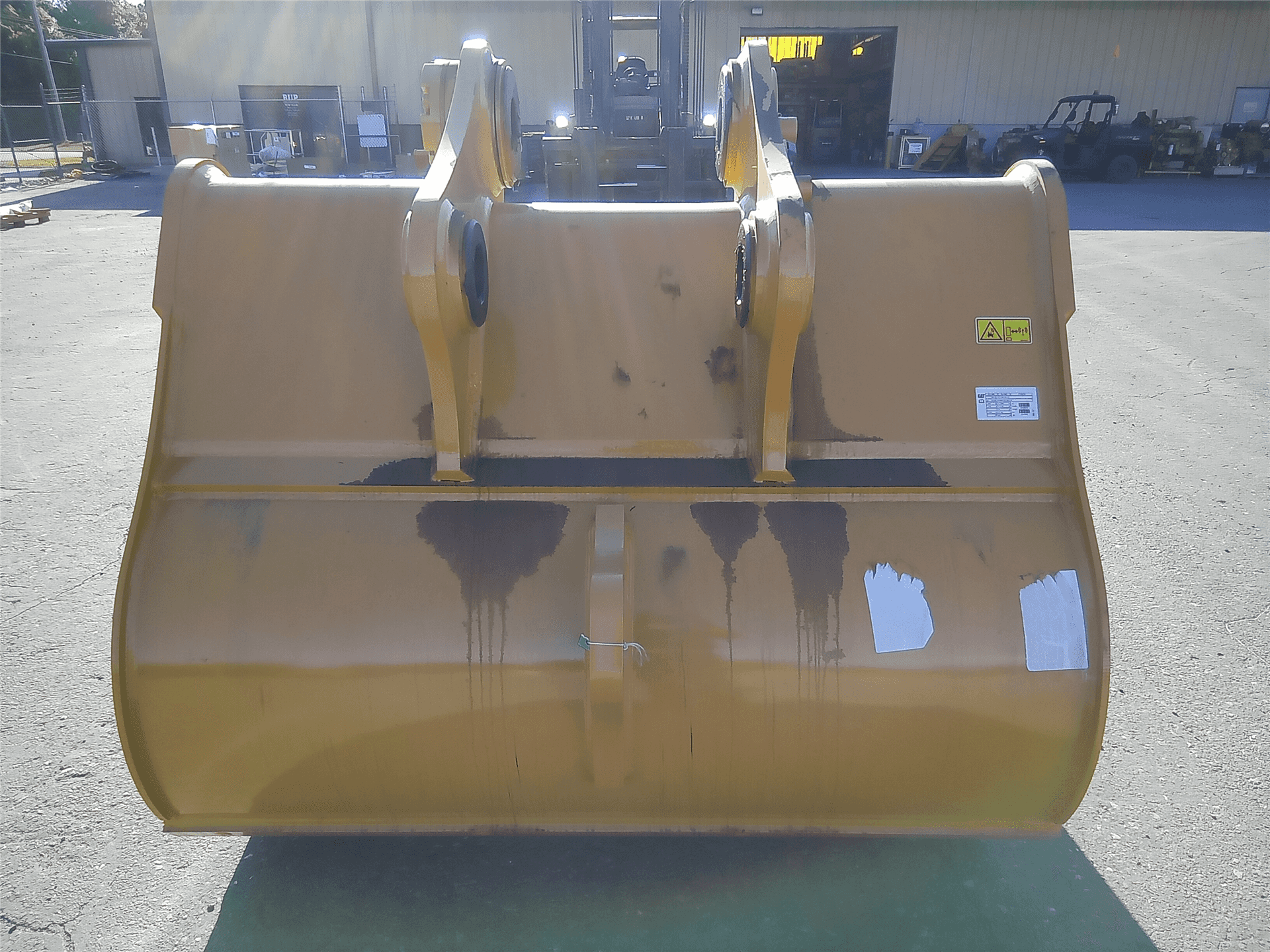 NEW 69INCH BUCKET image 3
