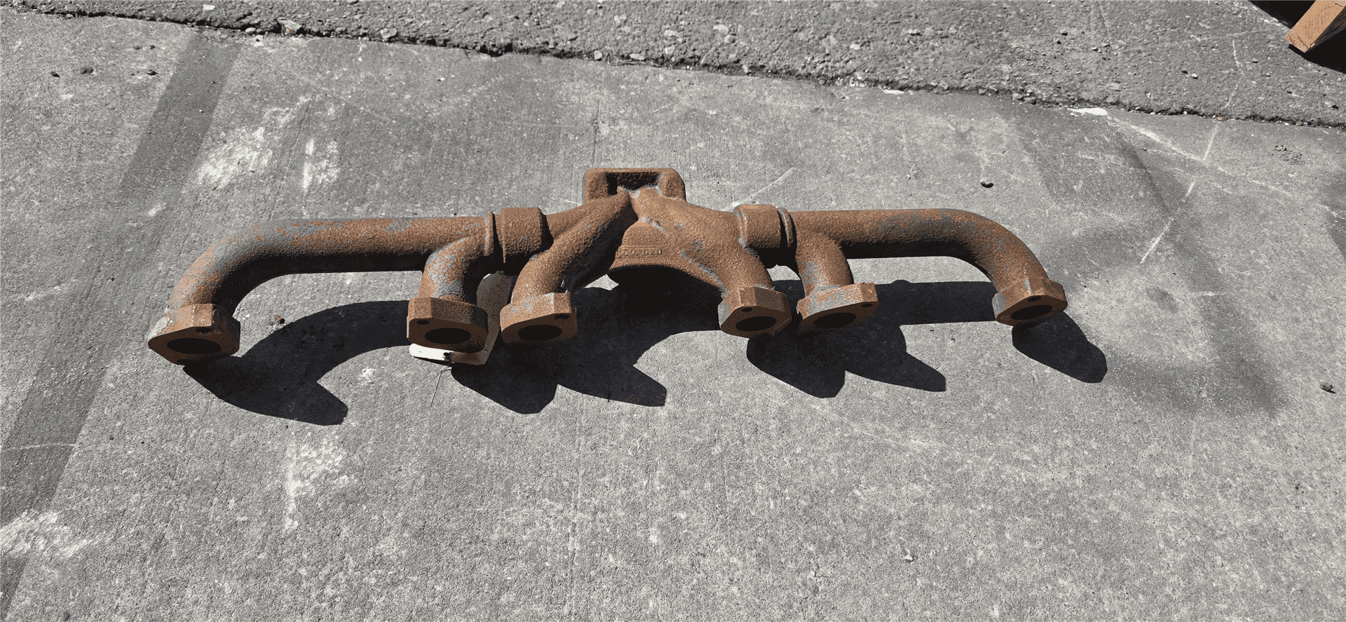 USED MANIFOLD indicator image 1
