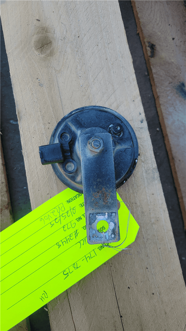 USED HORN image 2