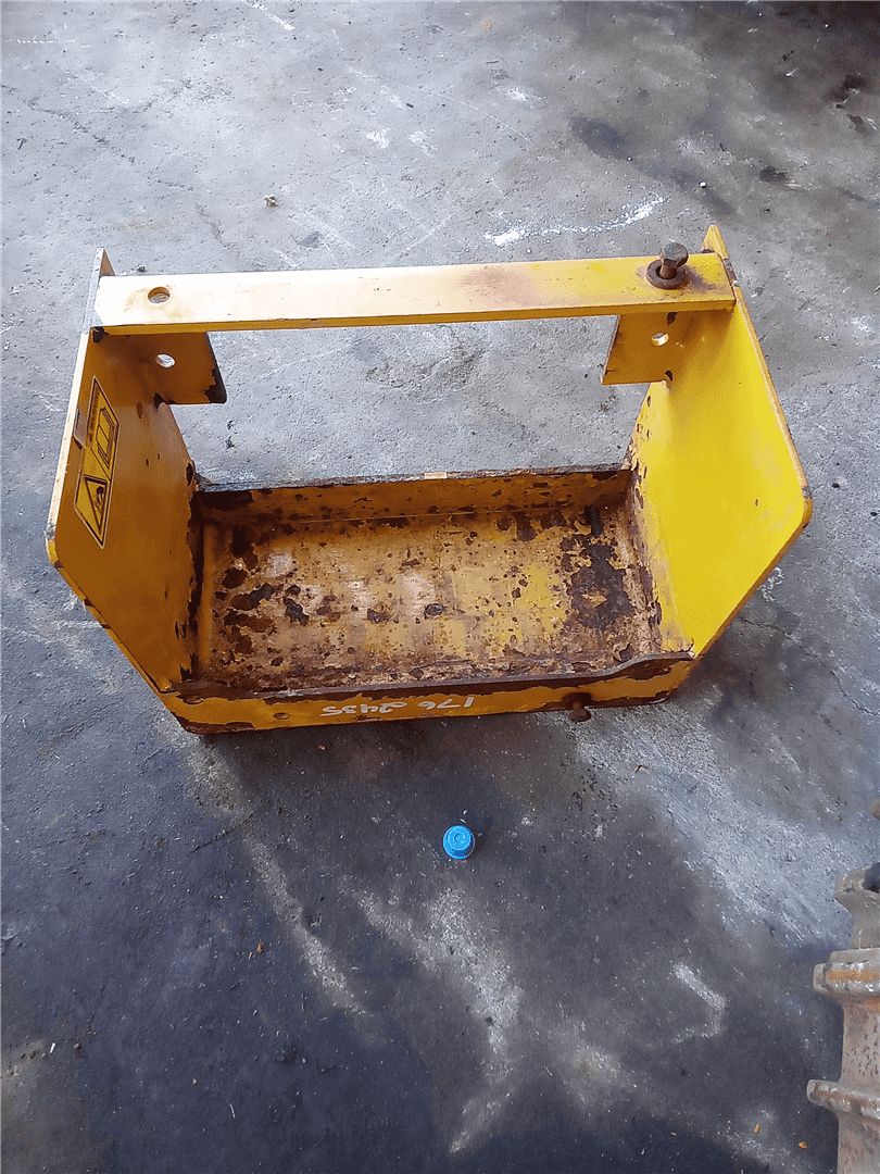 USED BATTERY BOX image 4