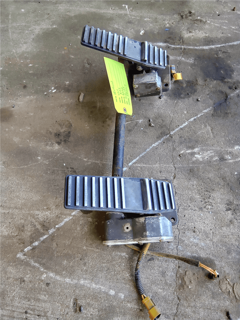 USED FOOT BRAKE GP image 2