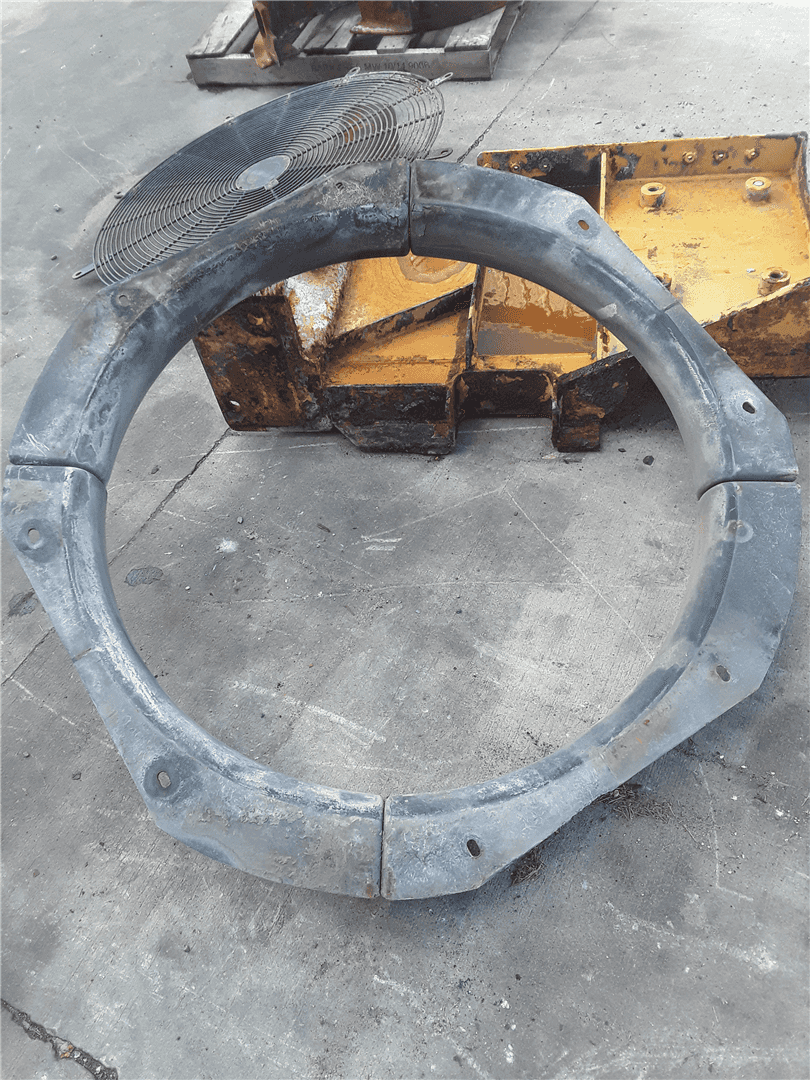 USED FAN SHROUD indicator image 1
