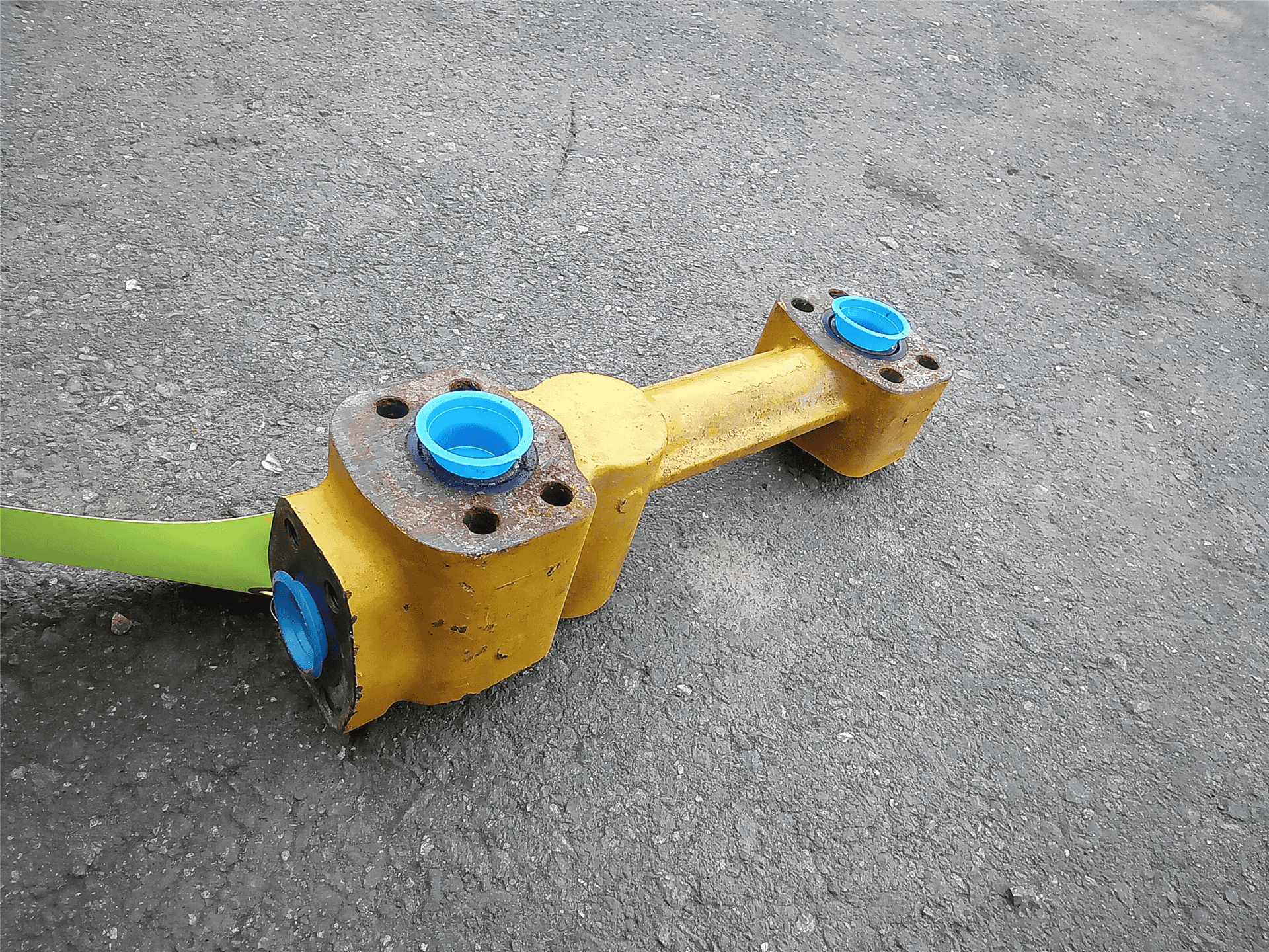 USED MANIFOLD image 2