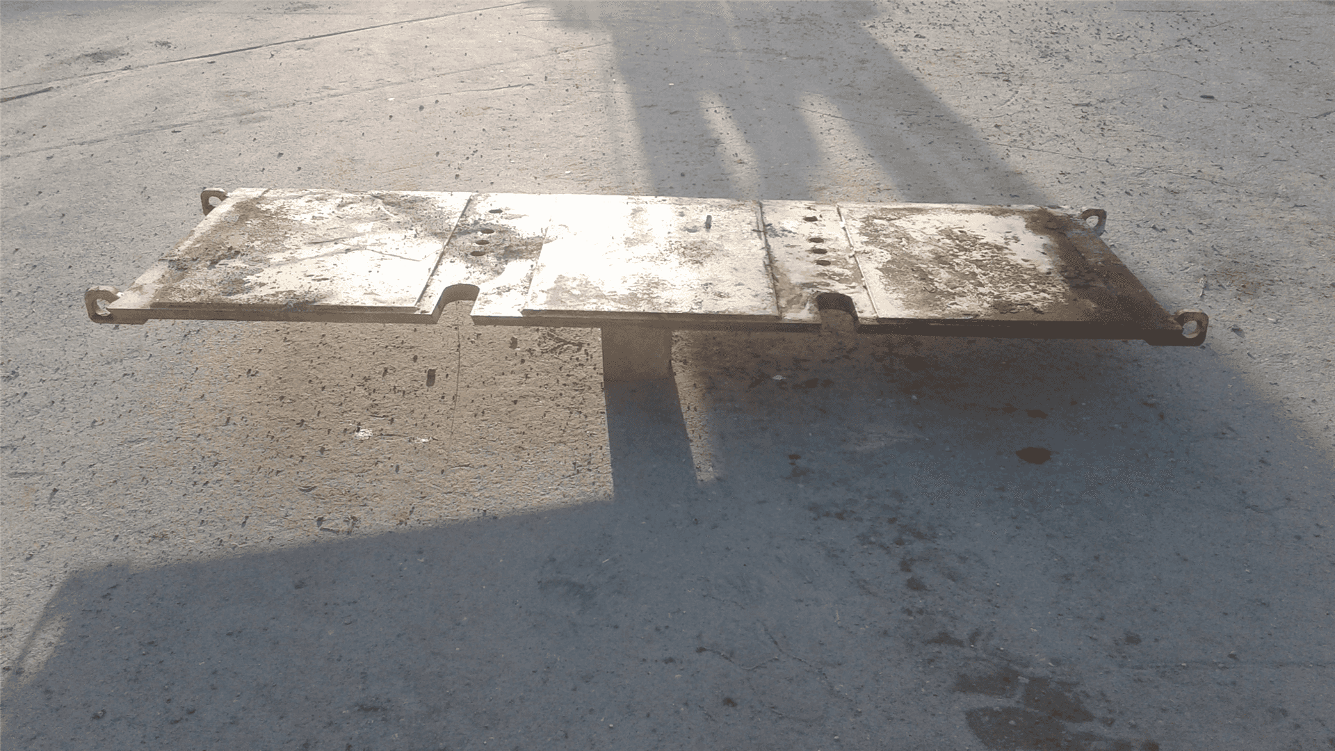 USED COUNTERWEIGHT image 2