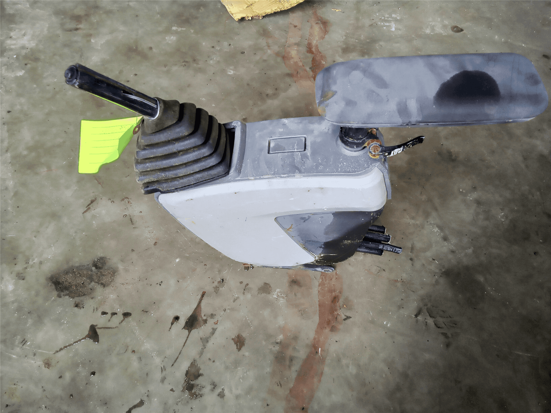 USED RH CONSOLE image 2