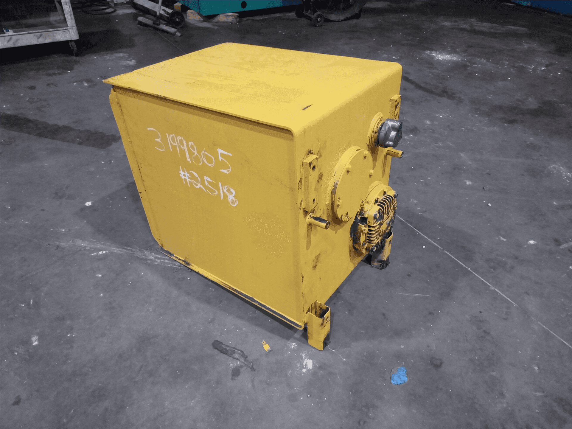 USED HYD TANK indicator image 1