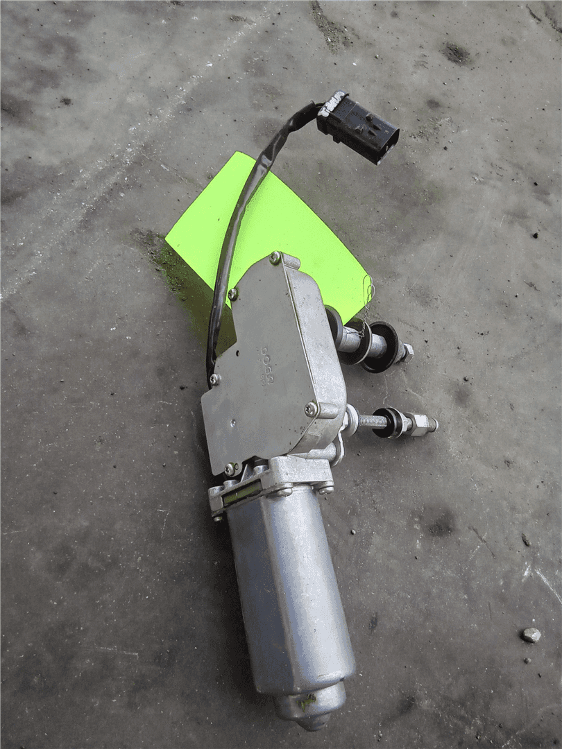 USED WIPER MOTOR image 2
