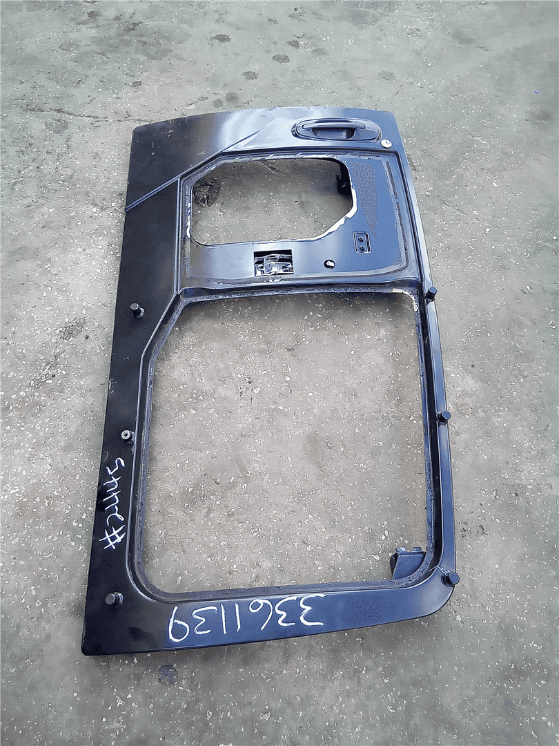 USED LH CAB DOOR indicator image 1