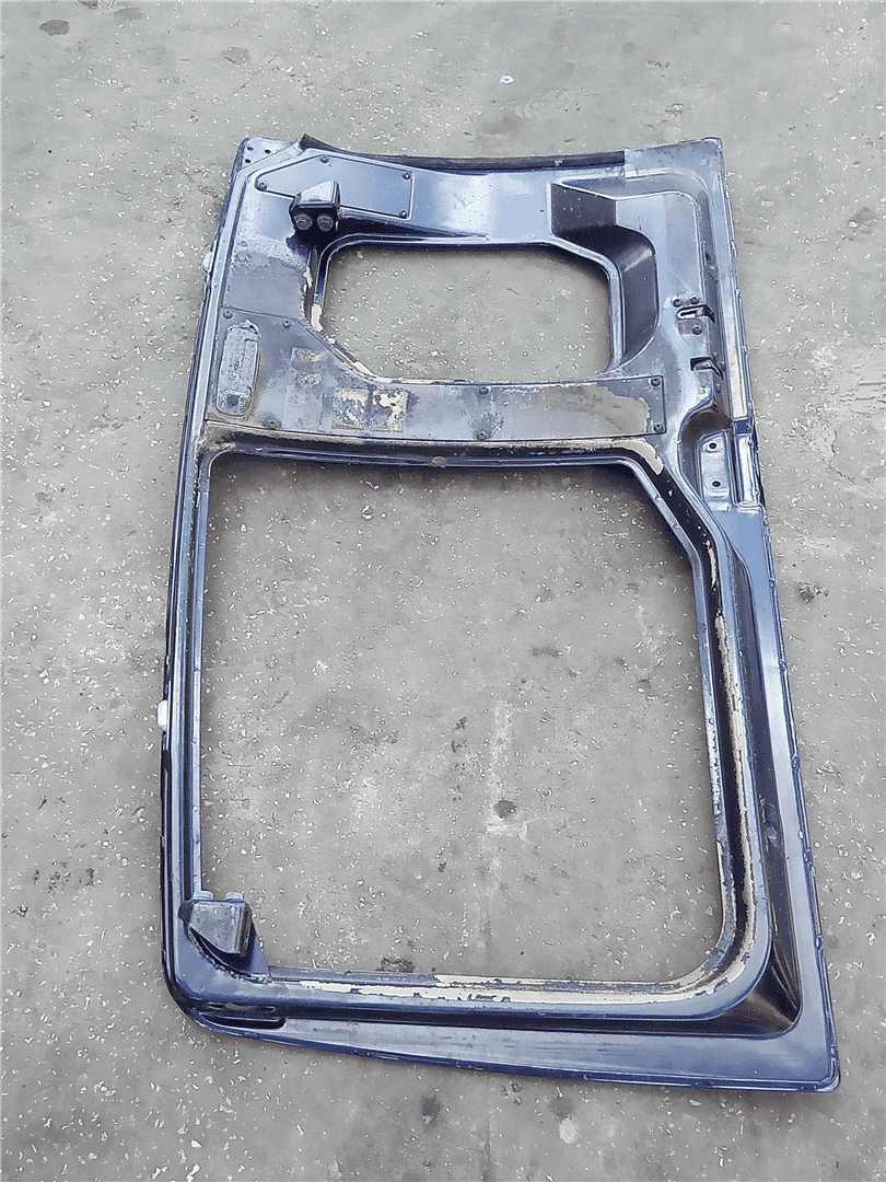 USED LH CAB DOOR image 2