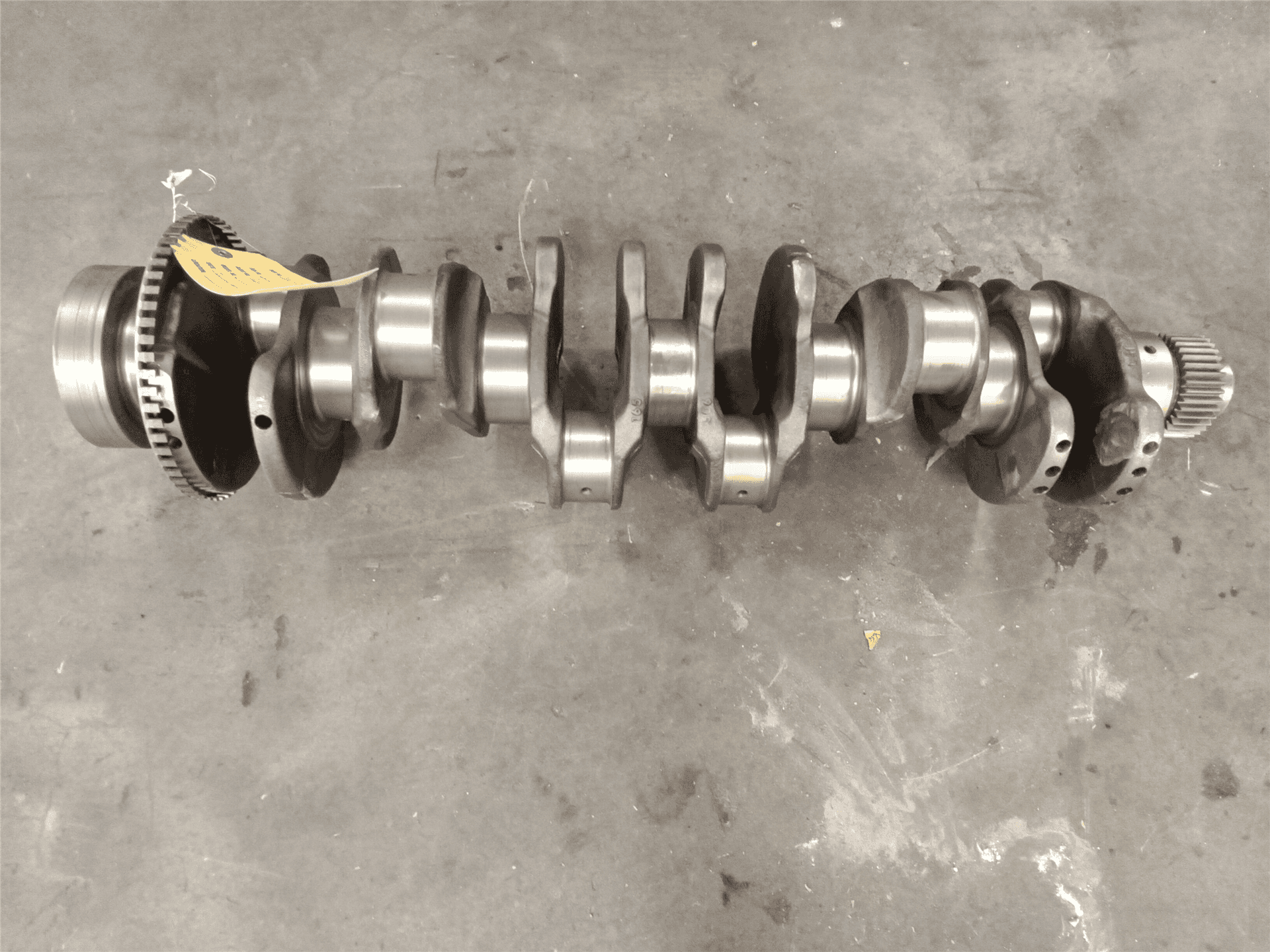 USED CRANKSHAFT indicator image 1