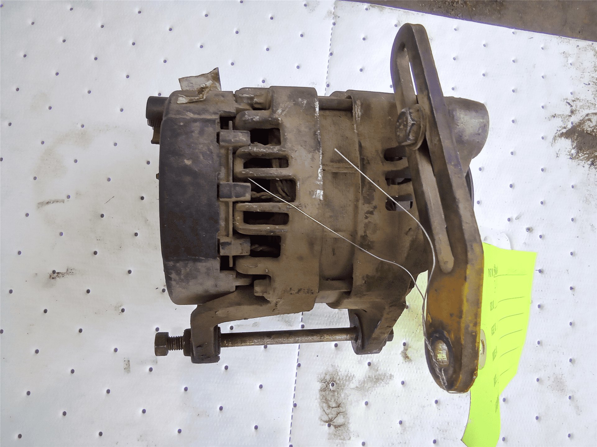 USED ALTERNATOR image 2