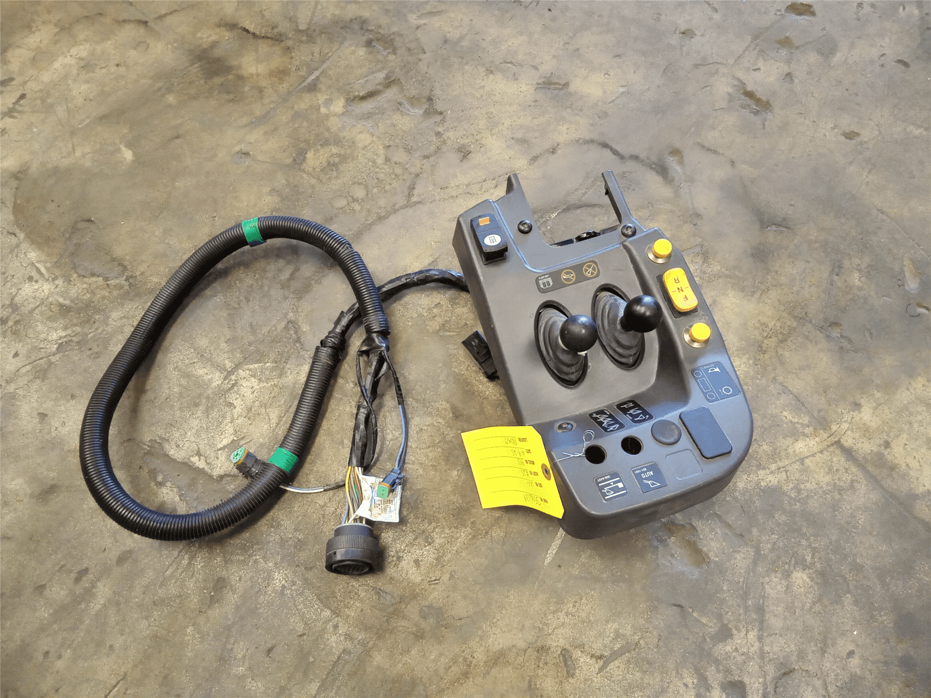 USED CONTROL GP indicator image 1