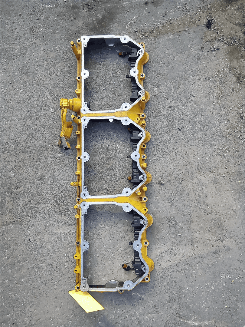 USED VALVE COVER indicator image 1