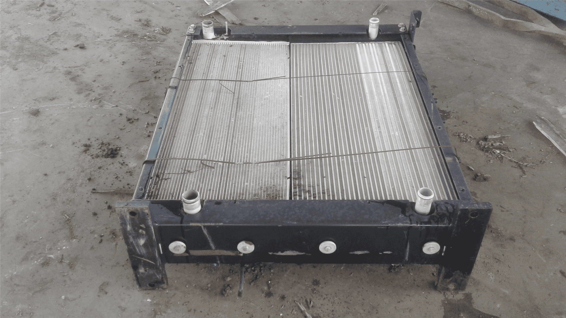 USED RADIATOR image 2