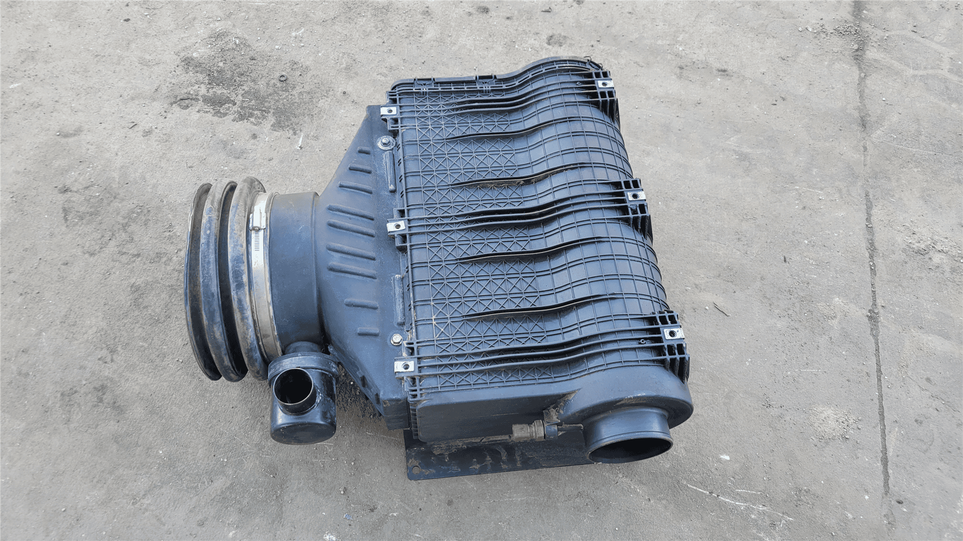 USED AIR CLEANER image 2