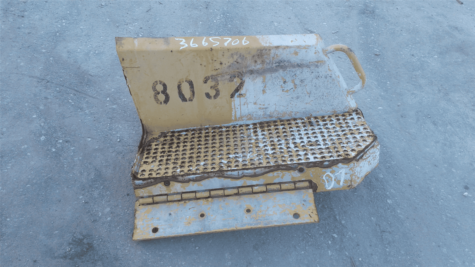 USED ENCLOSURE indicator image 1