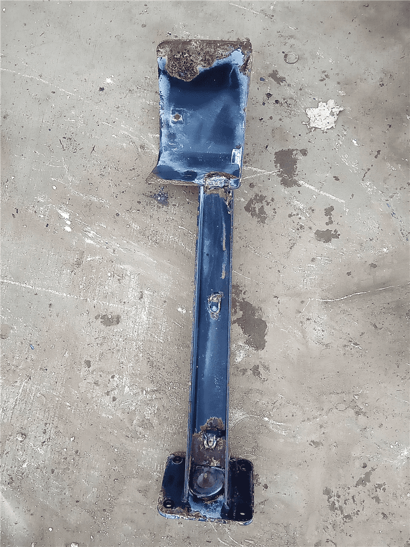 USED LH BRACKET indicator image 1