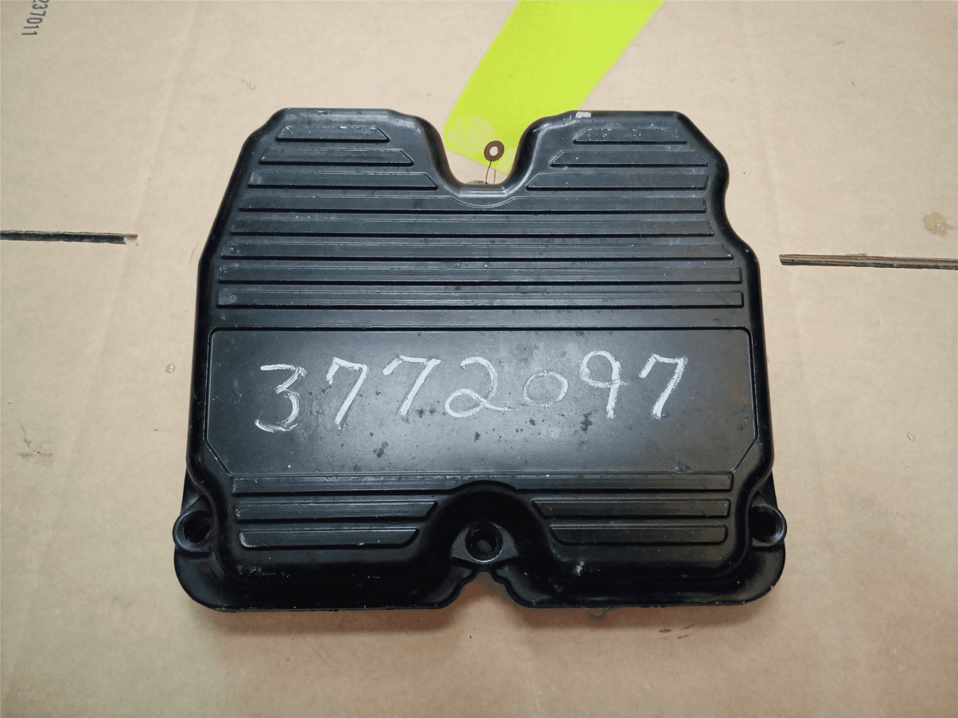 USED VALVE COVER indicator image 1