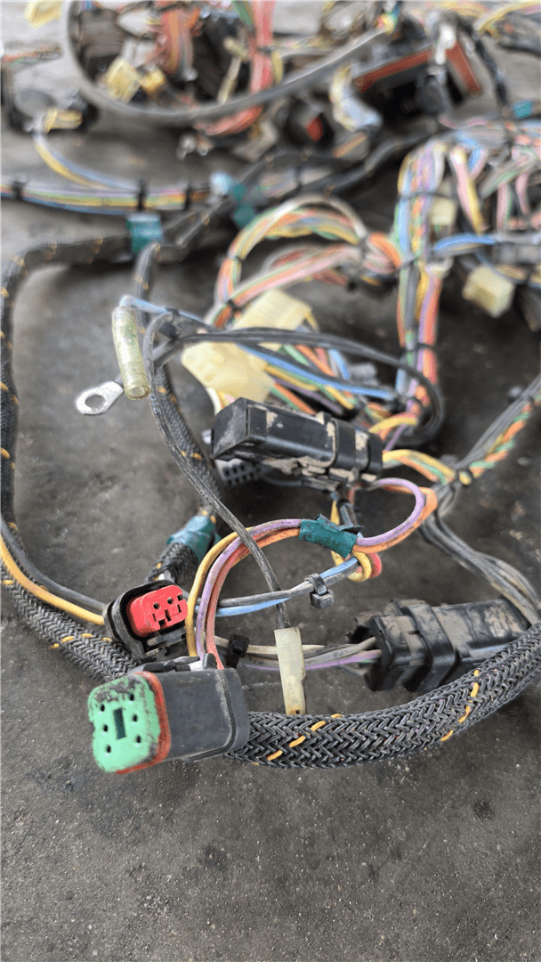 USED CAB HARNESS image 4