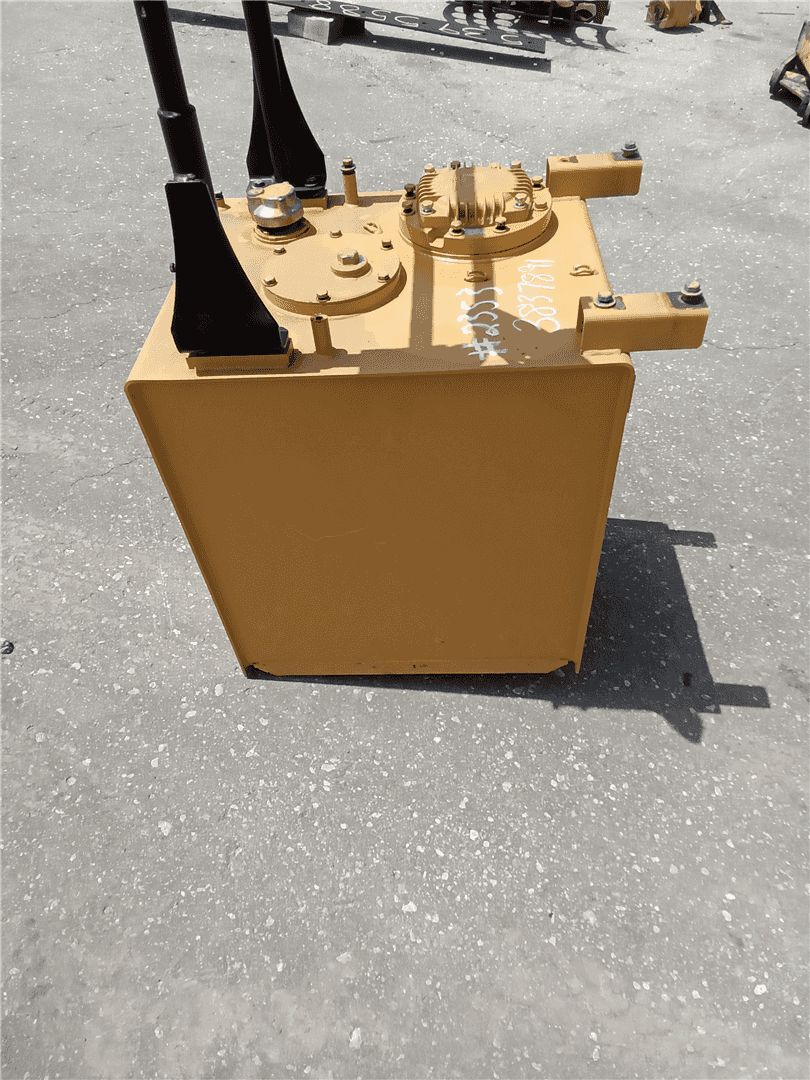 USED HYD TANK image 3