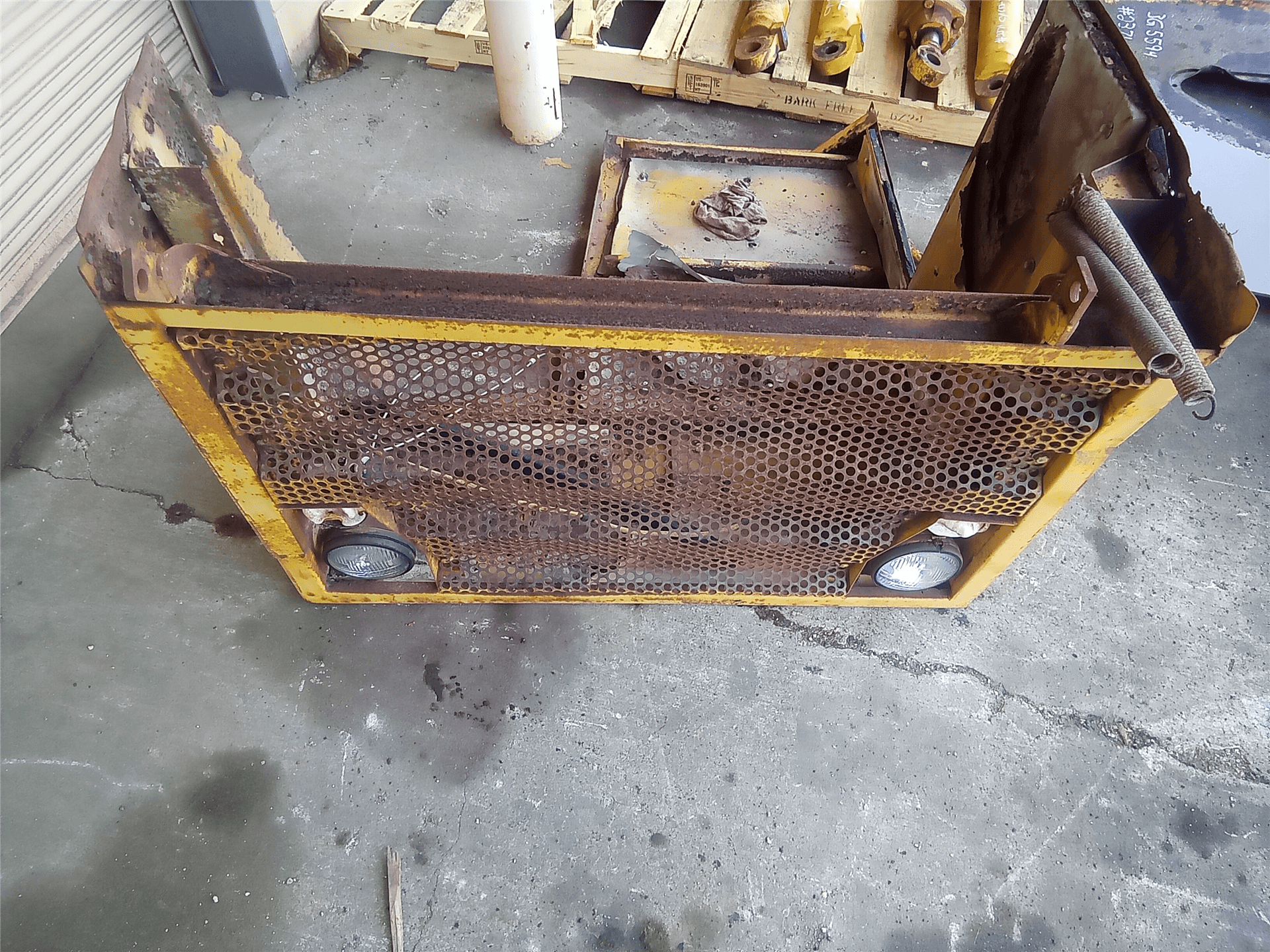 USED HOOD image 2
