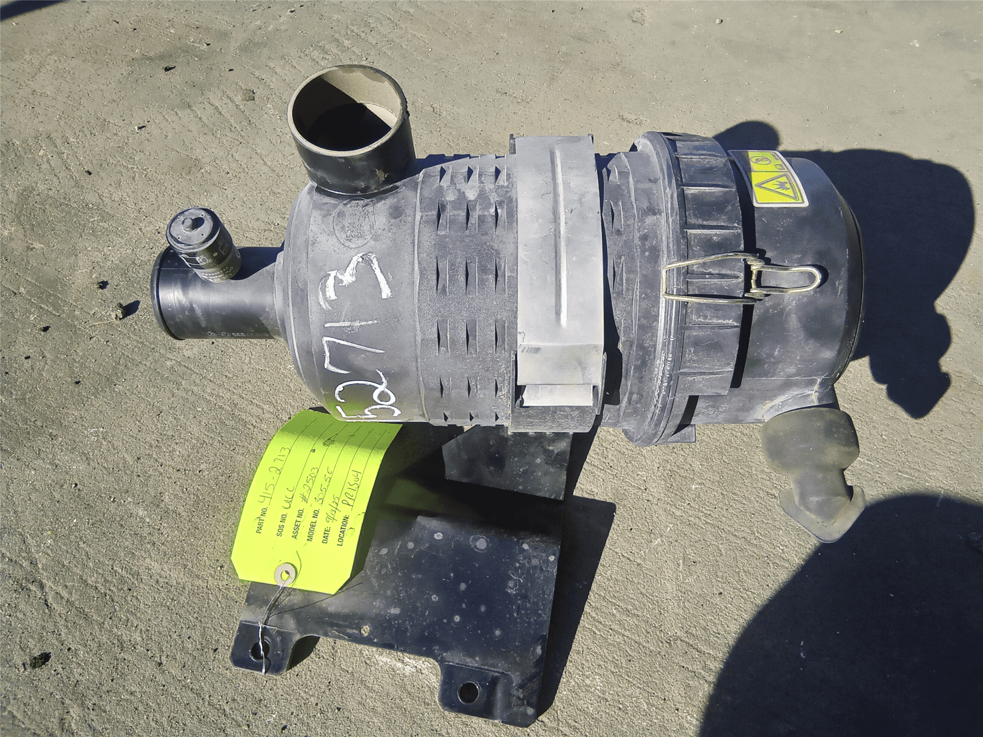 USED AIR CLEANER G indicator image 1