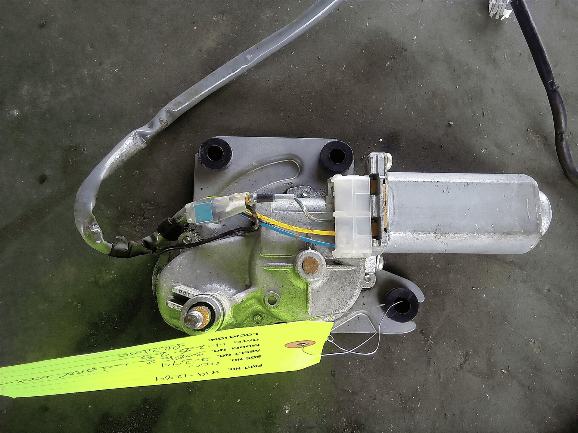 USED WIPER MOTOR image 2