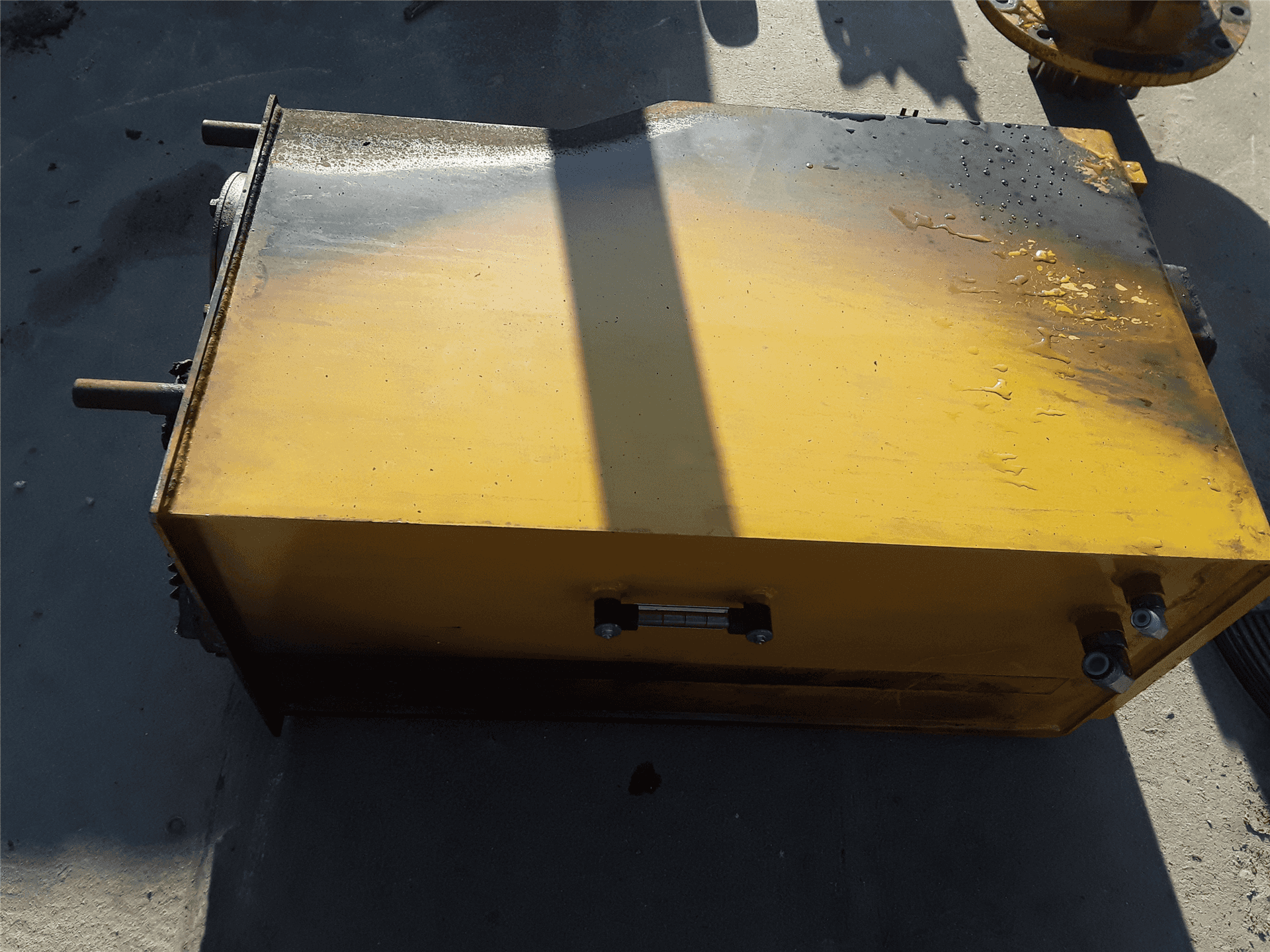 USED TANK FILTER G indicator image 1
