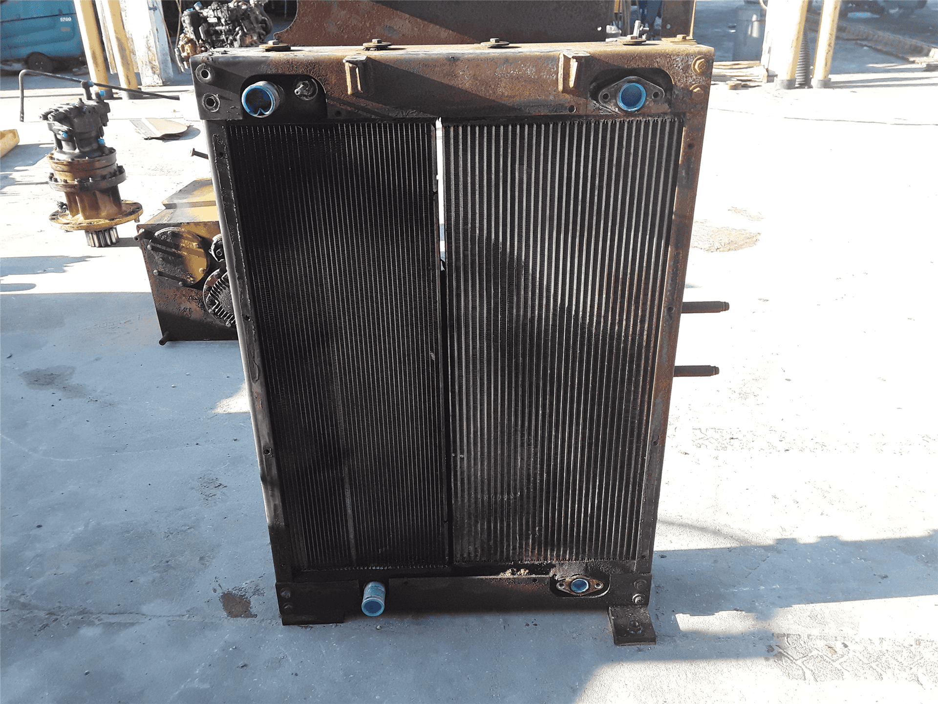 USED RADIATOR HYD indicator image 1