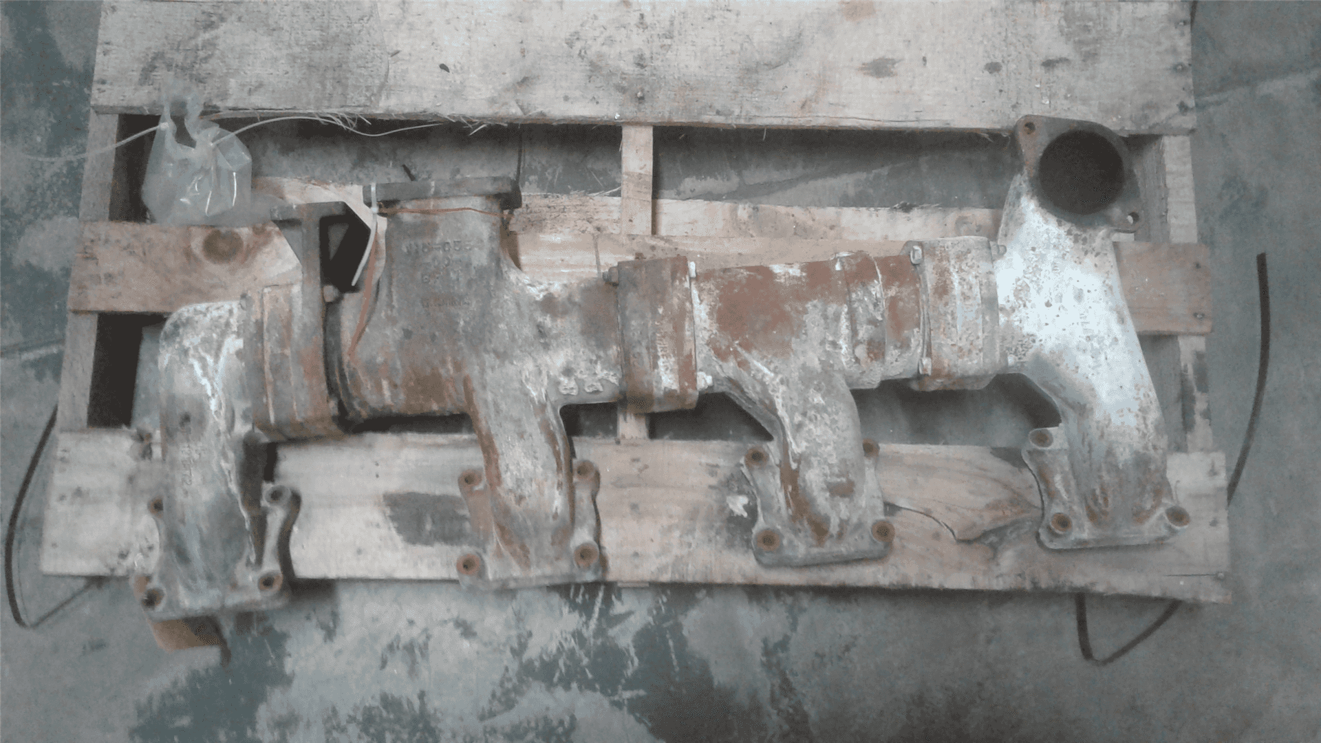 USED MANIFOLD indicator image 1