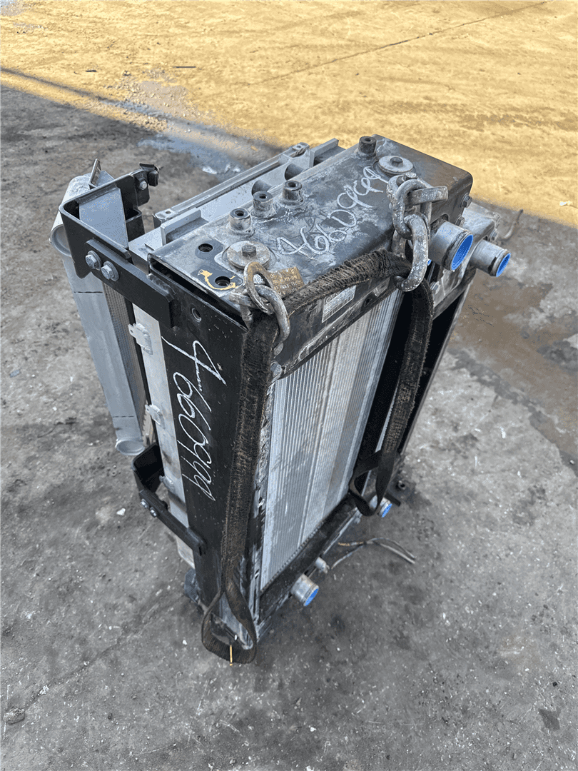 USED RADIATOR image 2