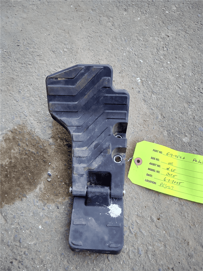 USED LH PEDAL indicator image 1