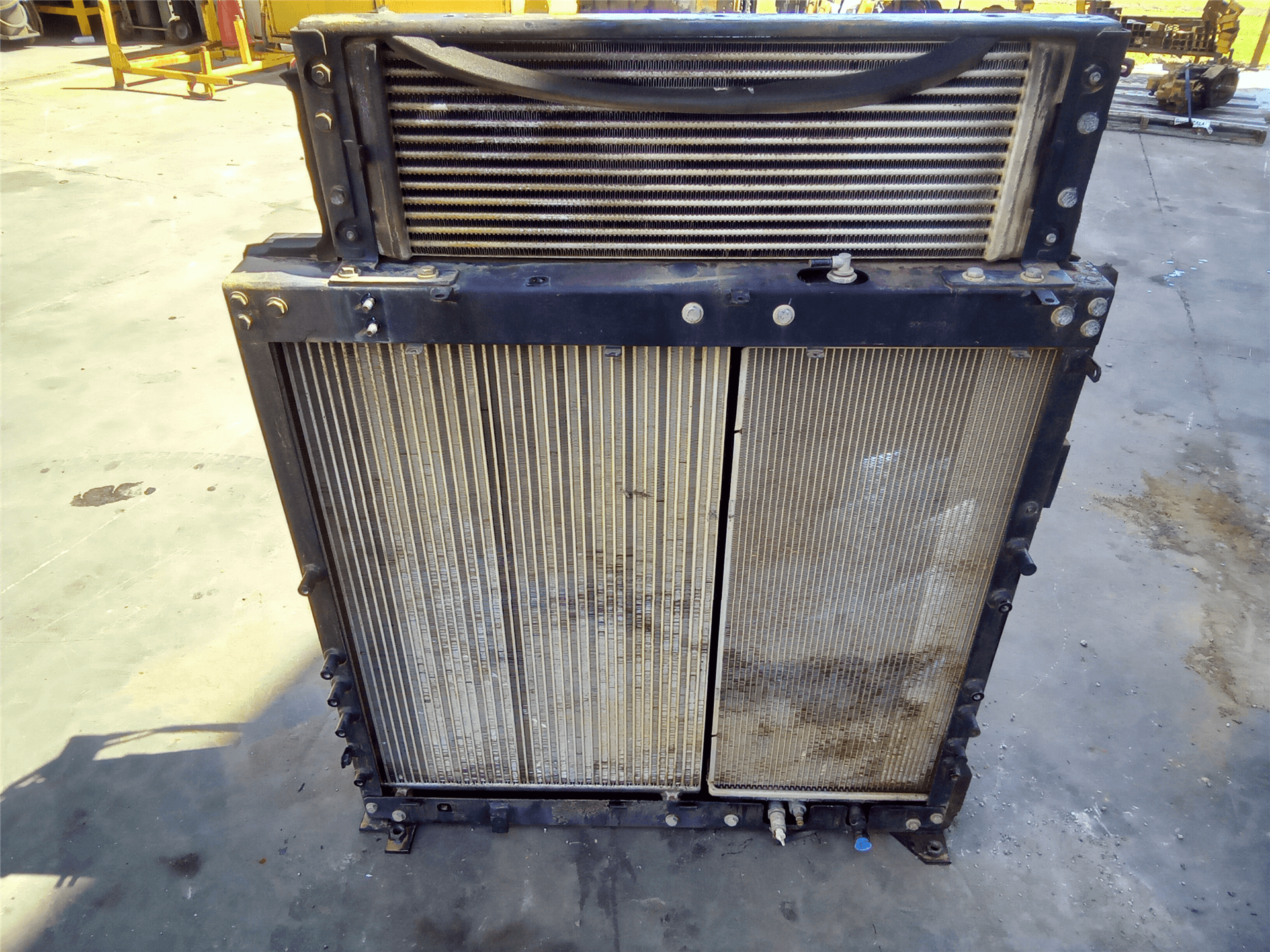 USED RADIATOR image 2