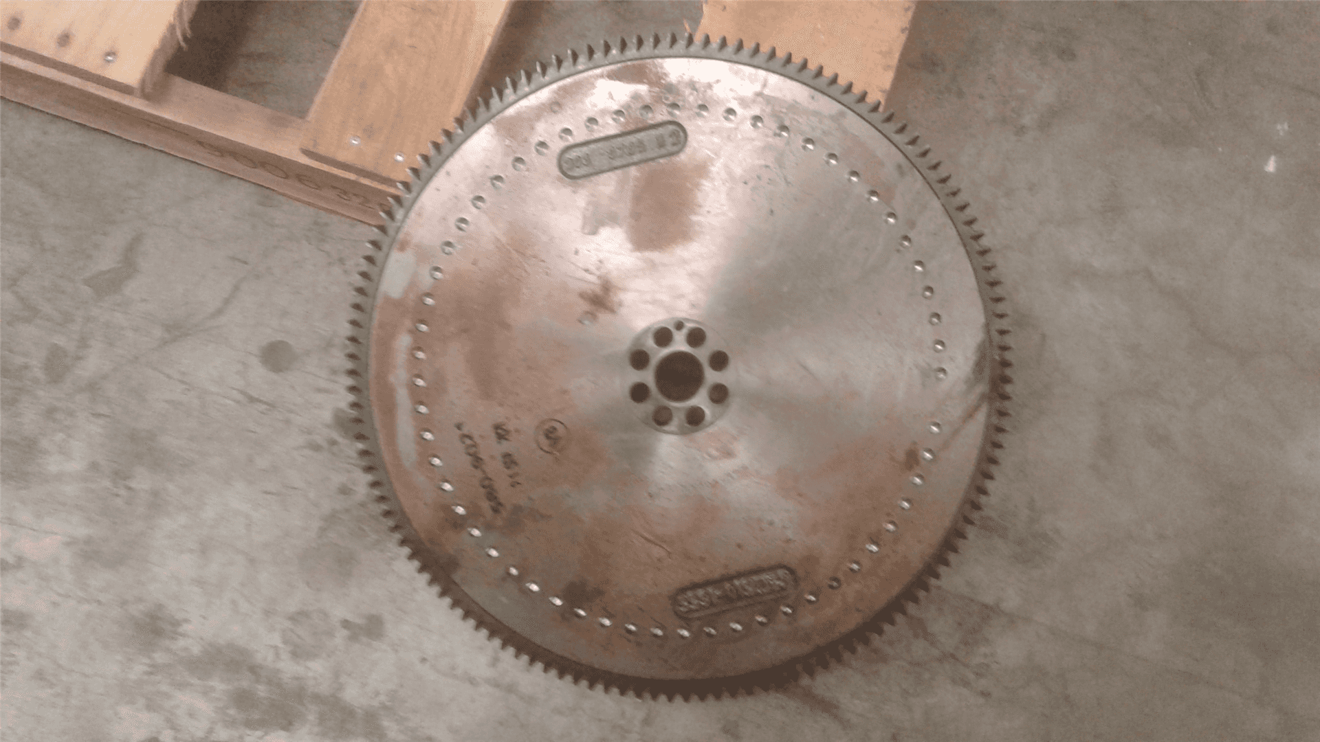 USED FLYWHEEL indicator image 1