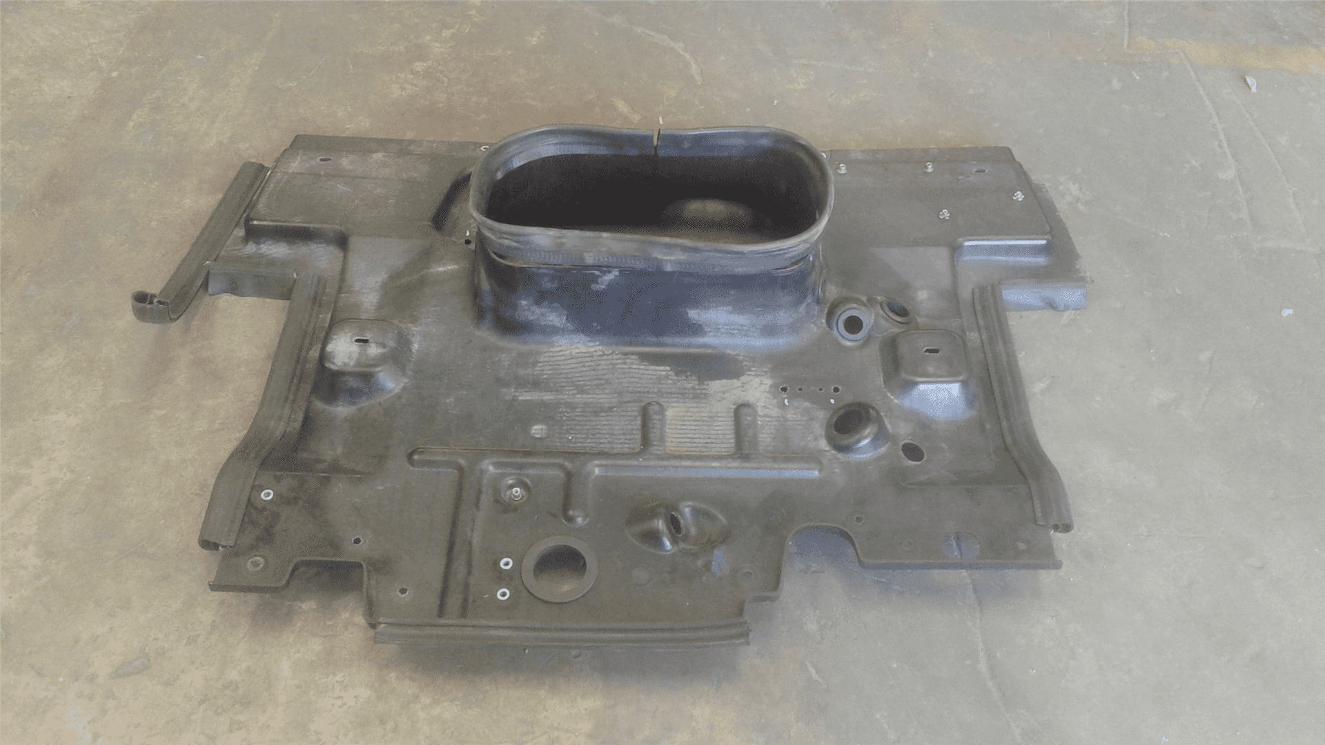 USED SHIELD GP-ENG image 2