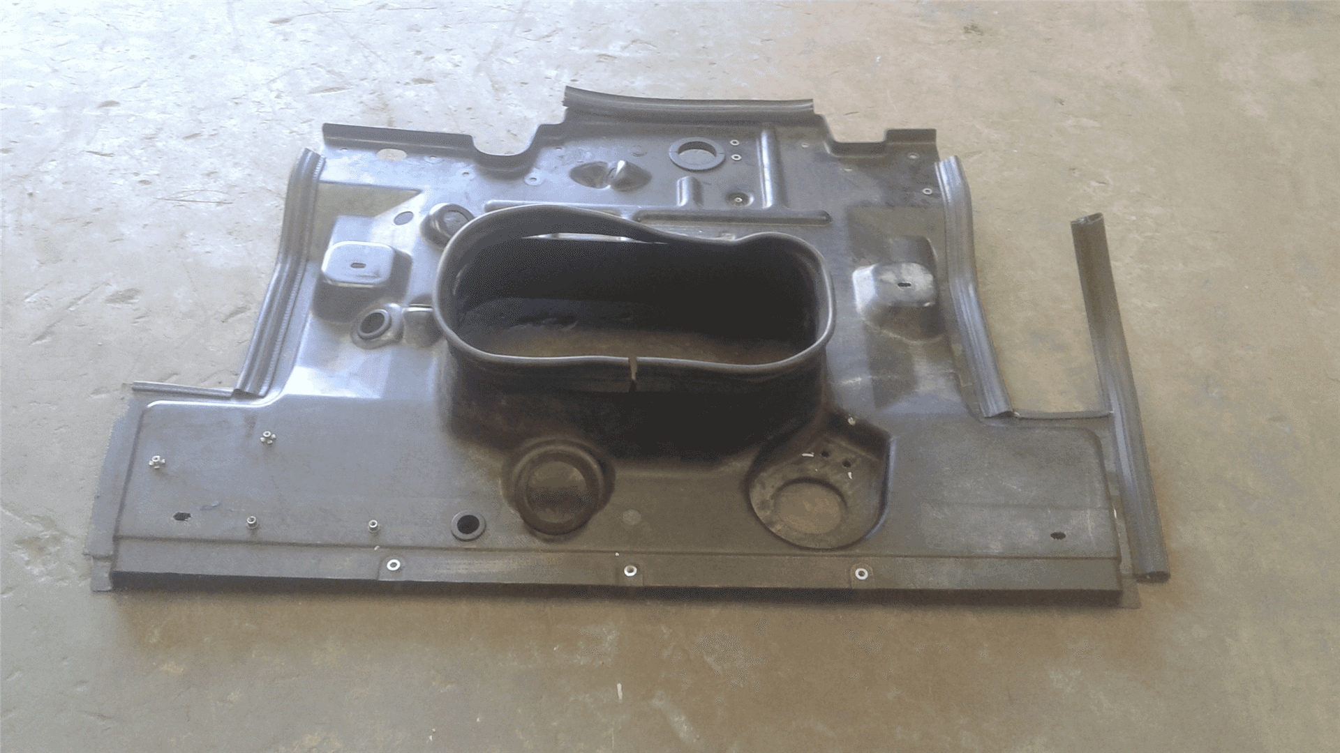 USED SHIELD GP-ENG image 3