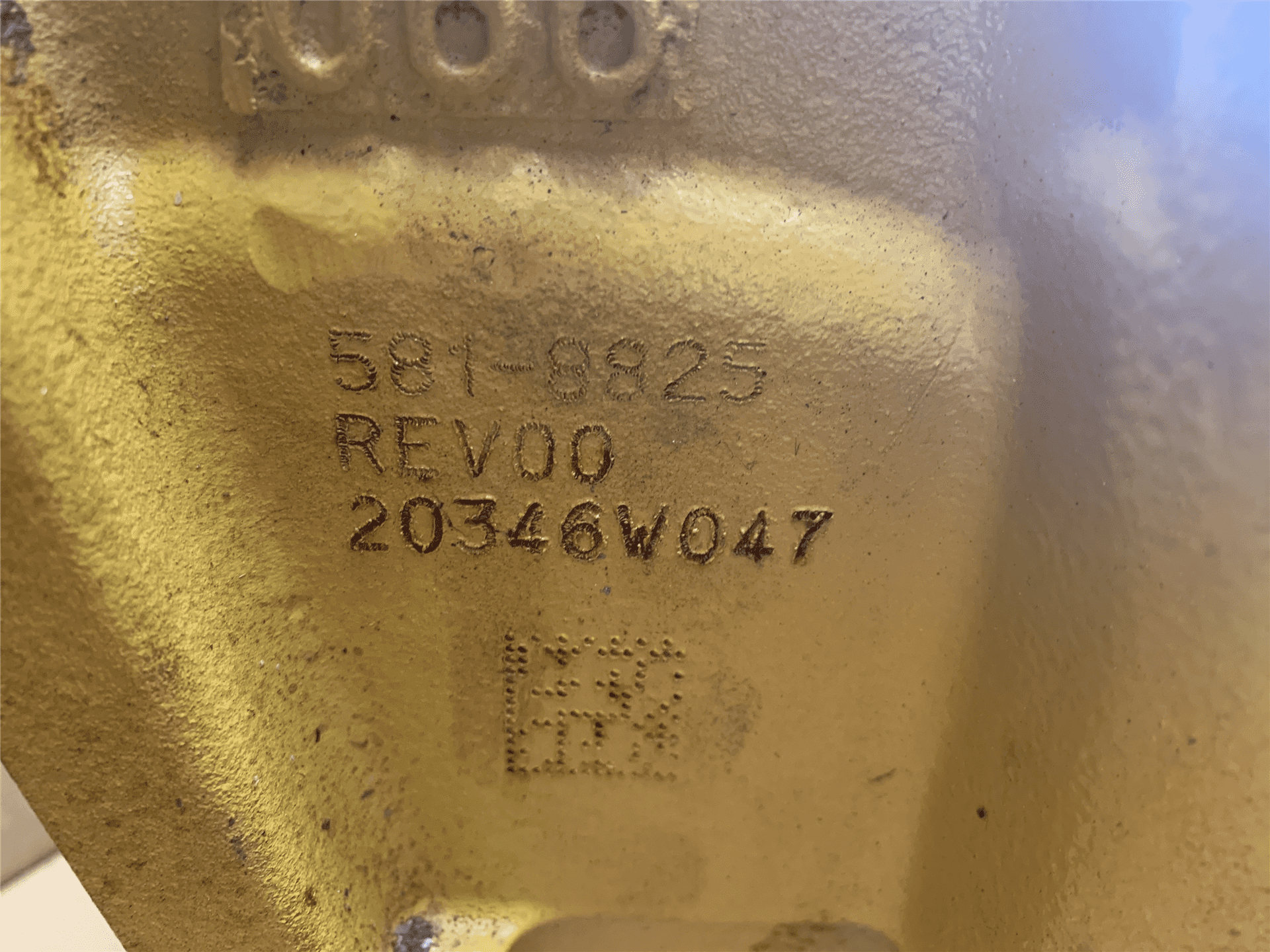 USED CYLINDER HEAD image 3