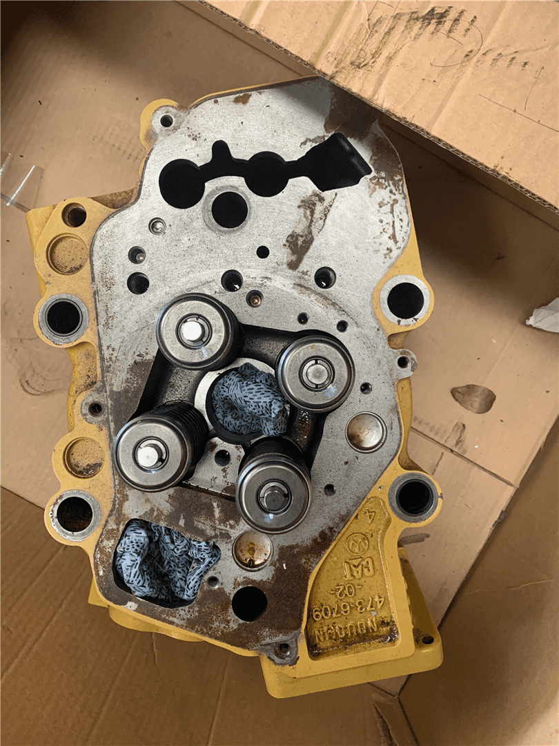 USED CYLINDER HEAD image 5