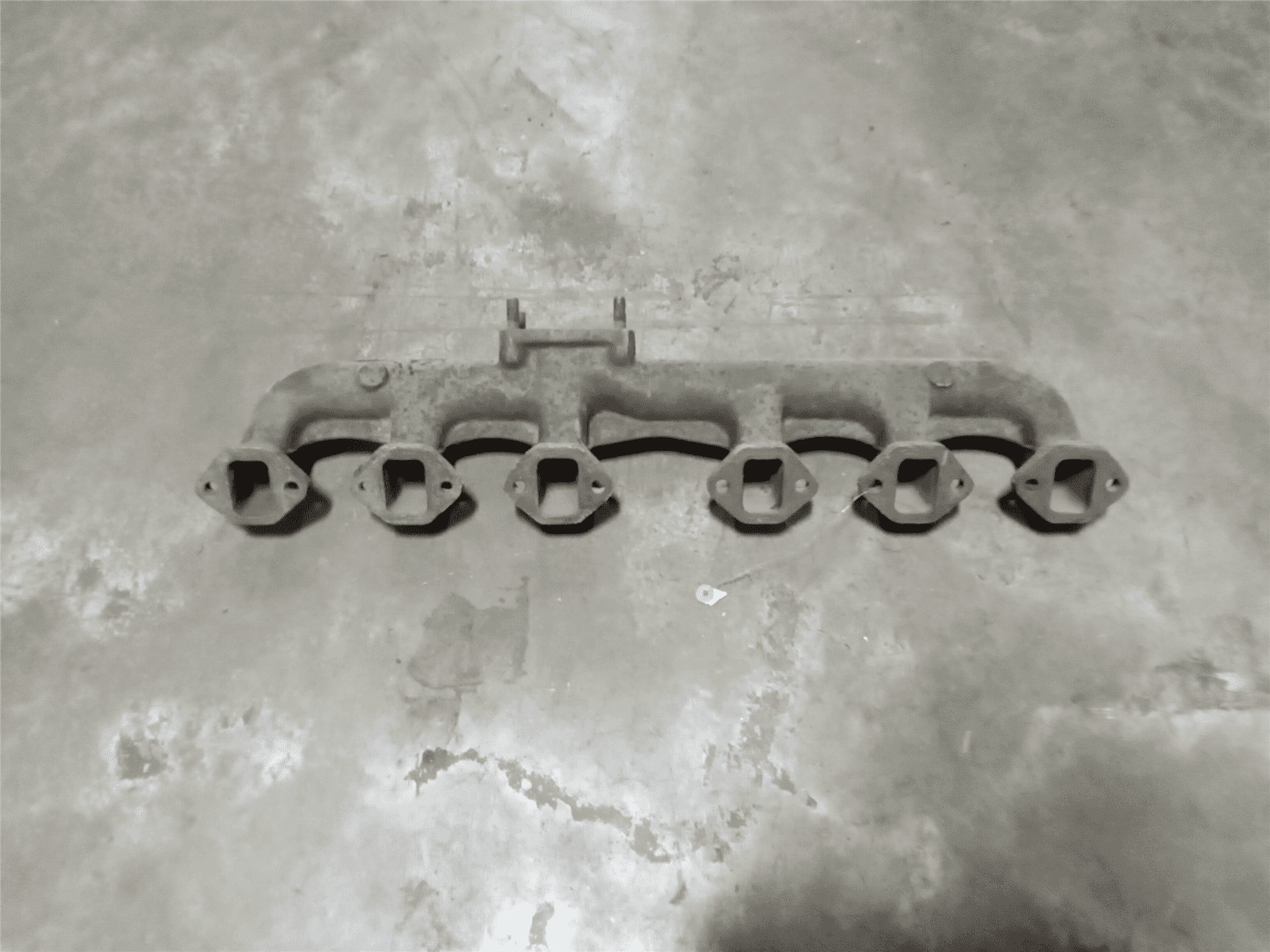 USED MANIFOLD image 2