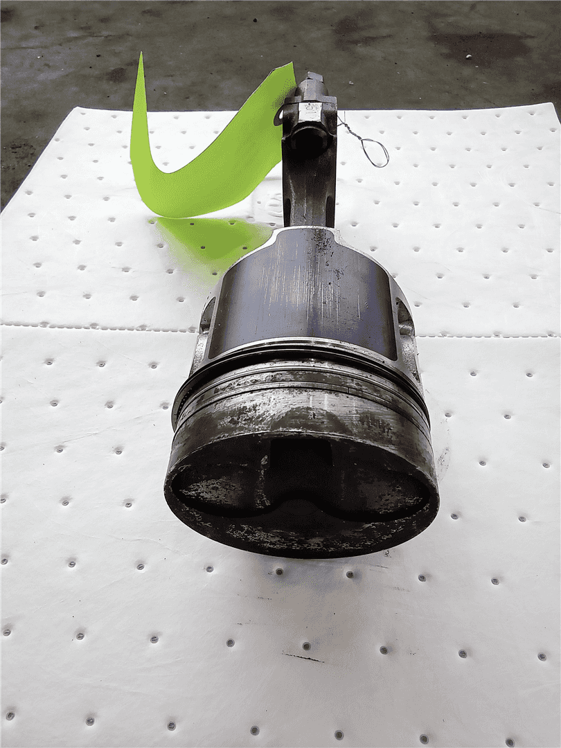 USED PISTON GP image 2