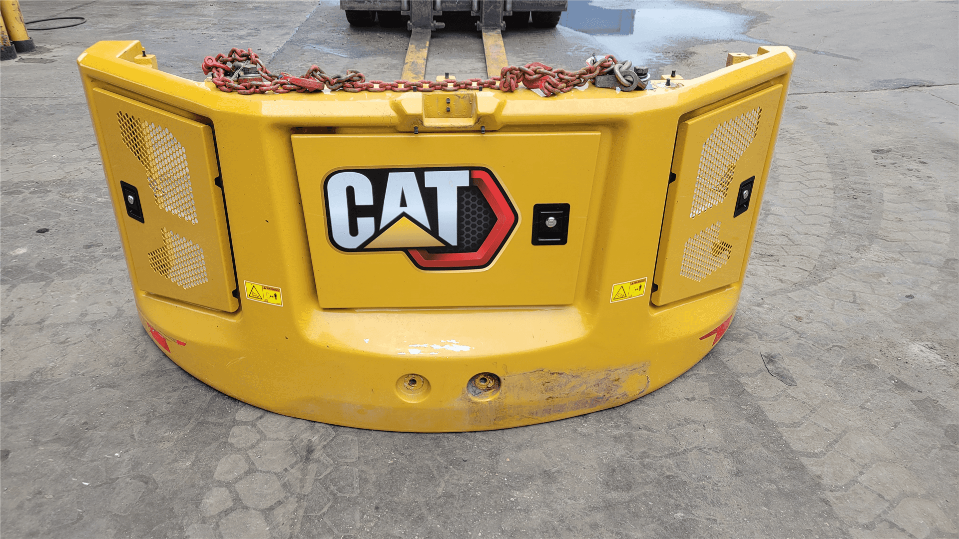 USED COUNTERWEIGHT image 2