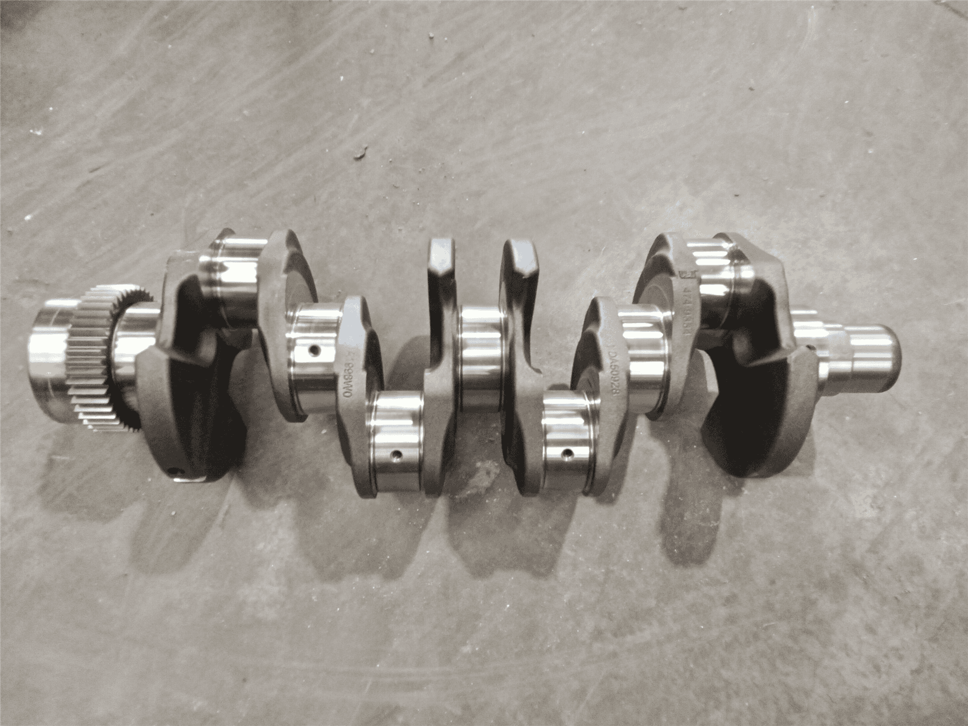 USED CRANKSHAFT AS image 2